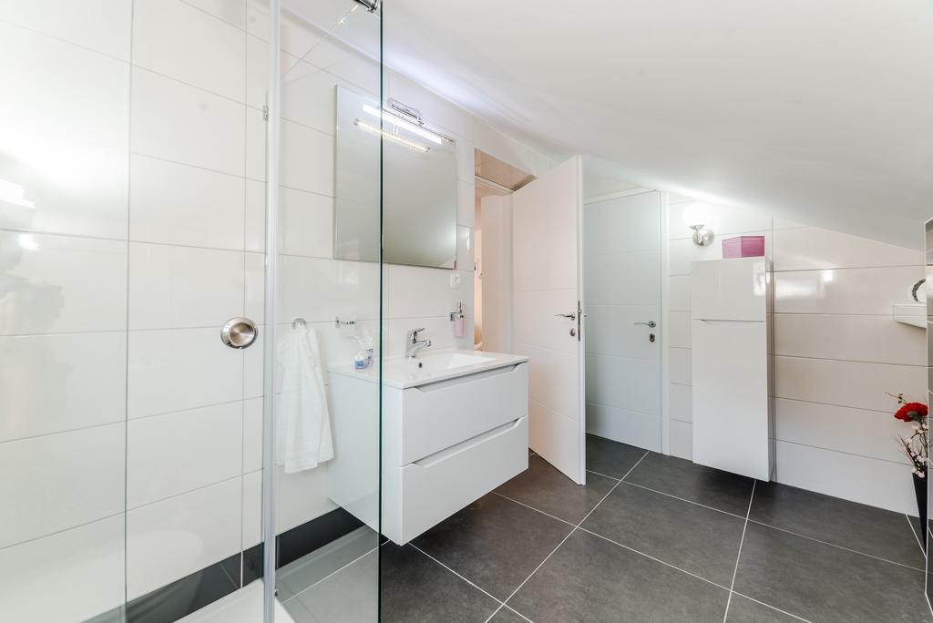Apartment Luce Mala Задар Екстериор снимка